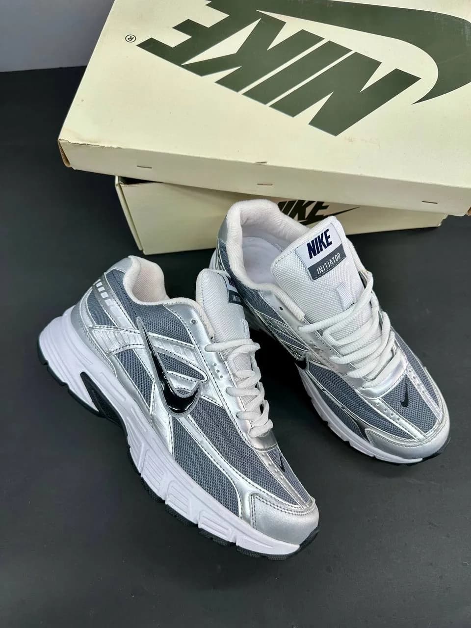 کتونی نایک اینیشییتور مردانه طوسی نقره ای (Nike Initiator)
