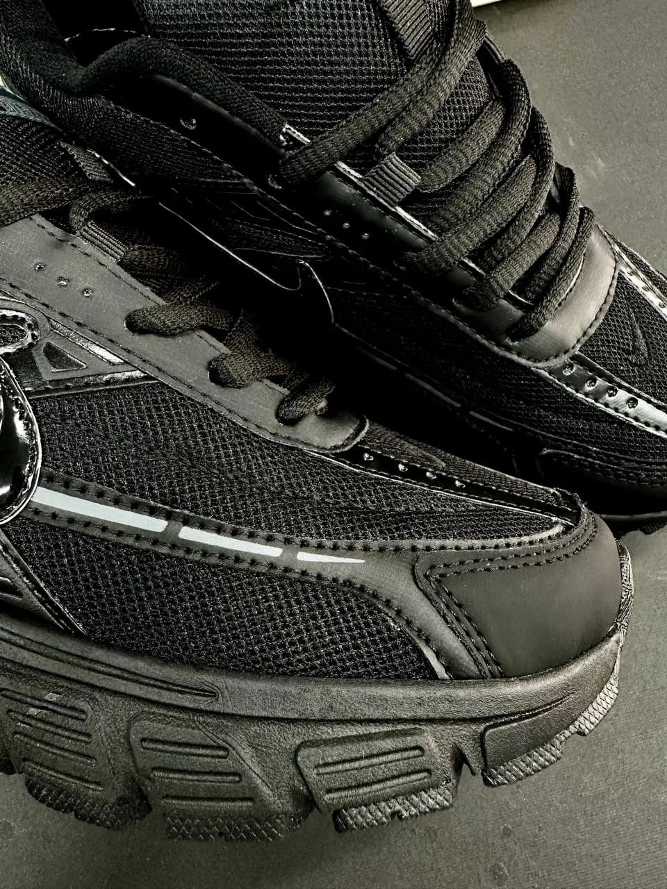 کتونی نایک اینیشیتر رنگ تمام مشکی (Nike Initiator Black) — تصویر ۳