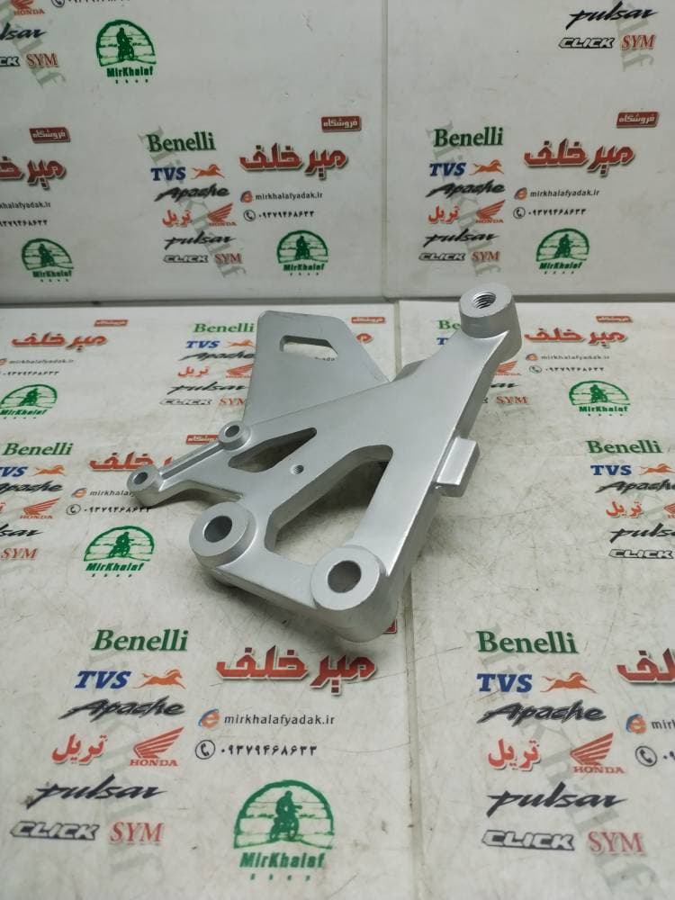 براکت جا پایه جلو موتور بنلی 250 تک سیلندر اصلی (سمت راست) — تصویر ۲
