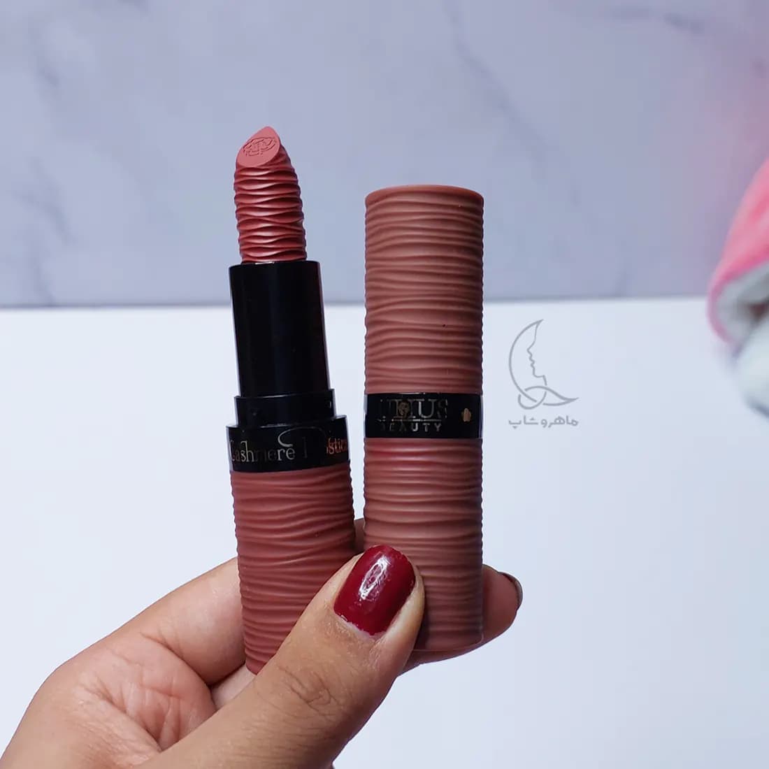 رژلب جامد جولیوس مدل cashmere