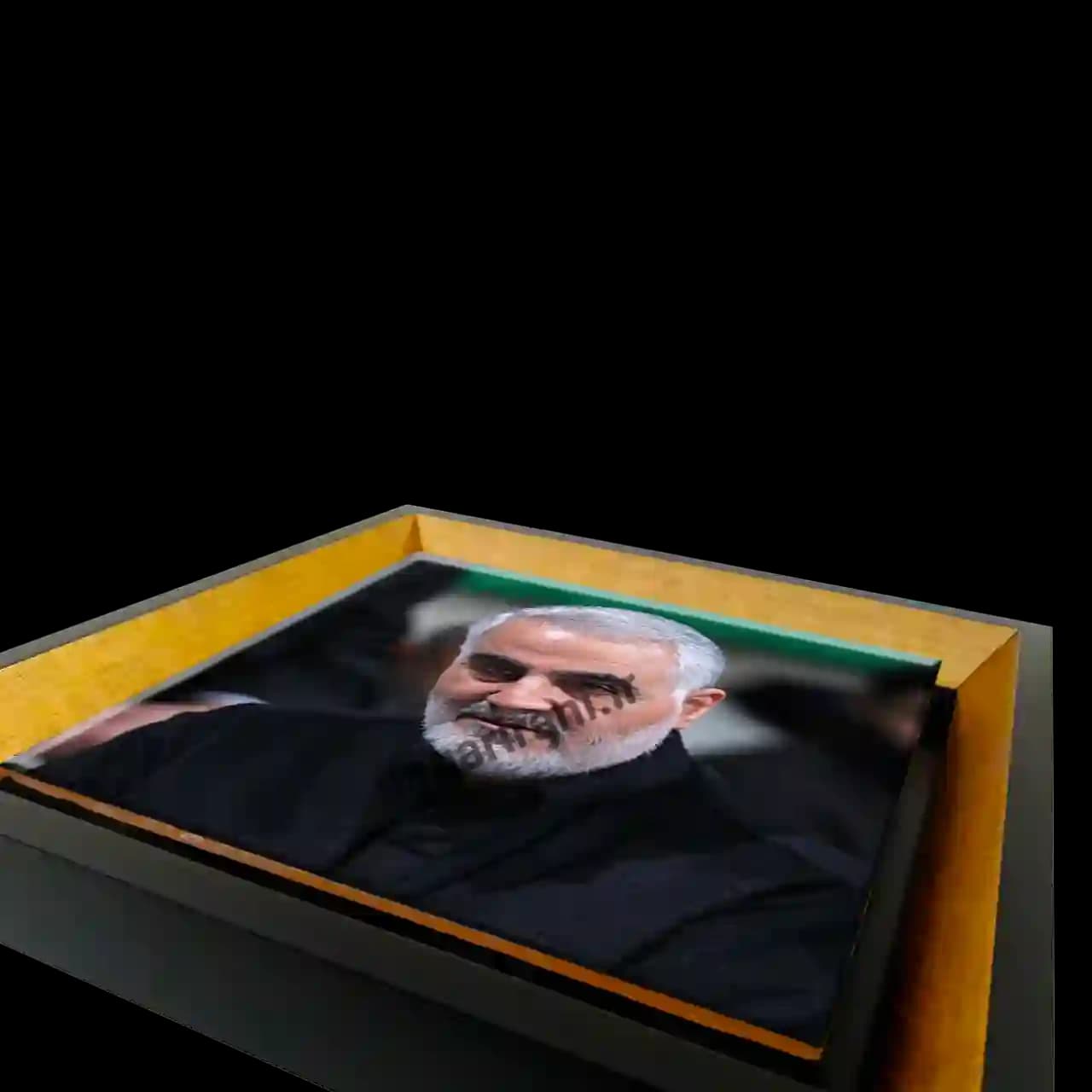تابلو کاشی حاج قاسم سلیمانی مدل 2ZG108 — تصویر ۳