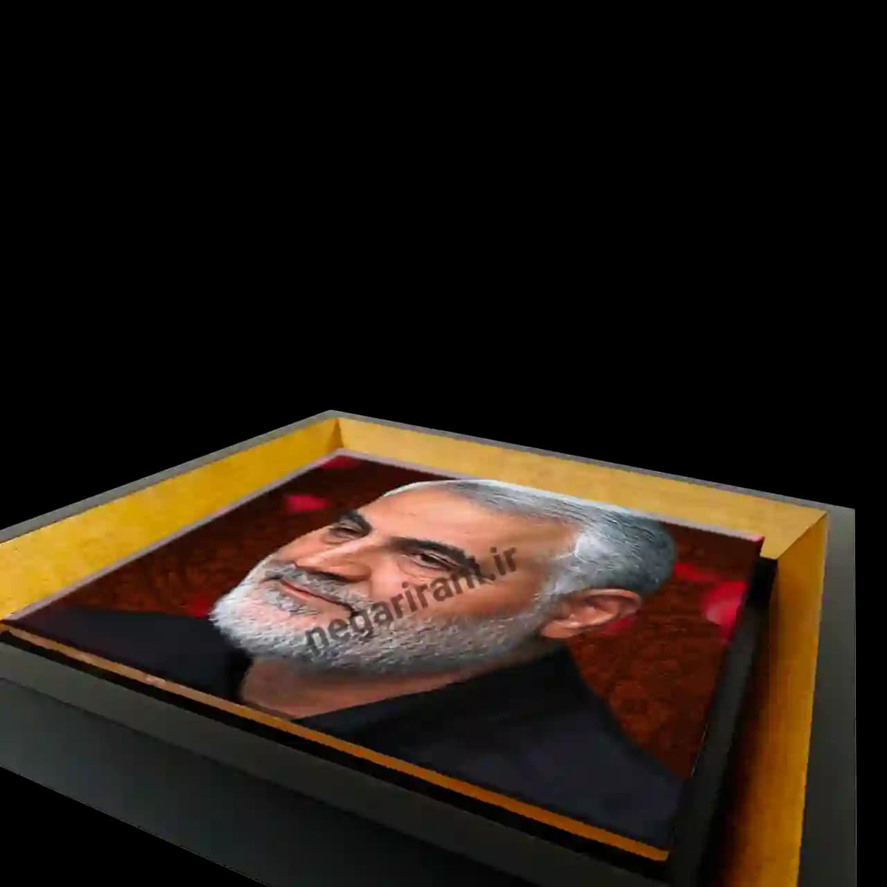 تابلو کاشی حاج قاسم سلیمانی مدل 2ZG131 — تصویر ۳