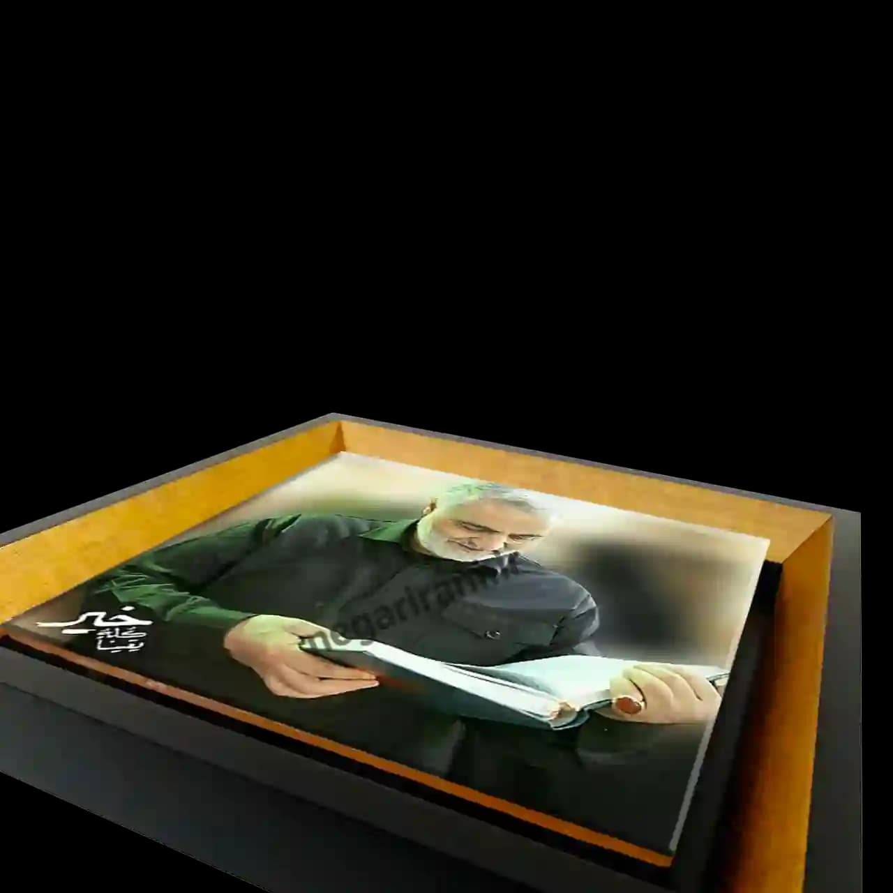 تابلو کاشی شهید سلیمانی مدل 2ZG98 — تصویر ۳