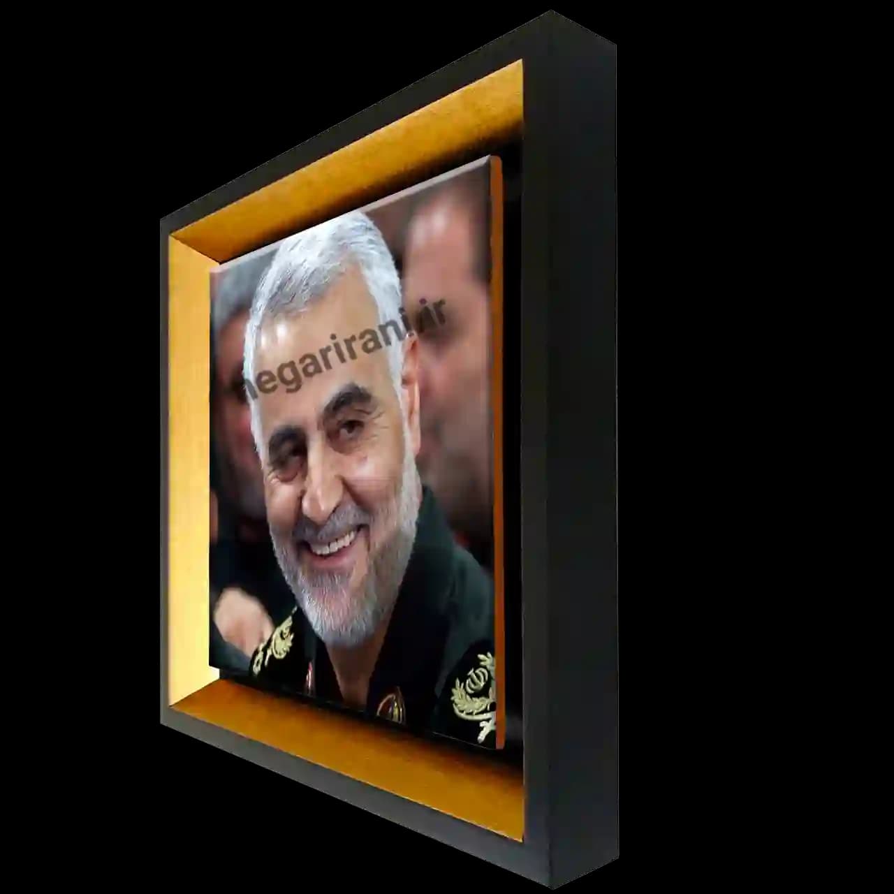 تابلو کاشی شهید حاج قاسم سلیمانی مدل 2ZG91 — تصویر ۲