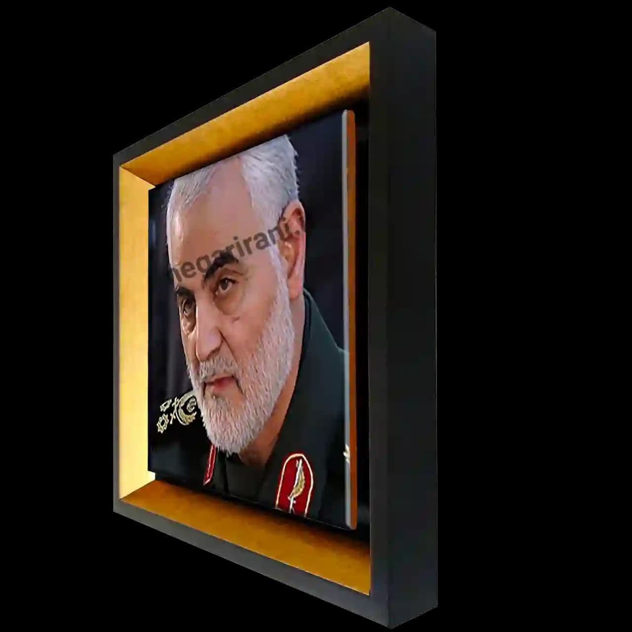 تابلو کاشی حاج قاسم سلیمانی مدل 2ZG88 — تصویر ۲