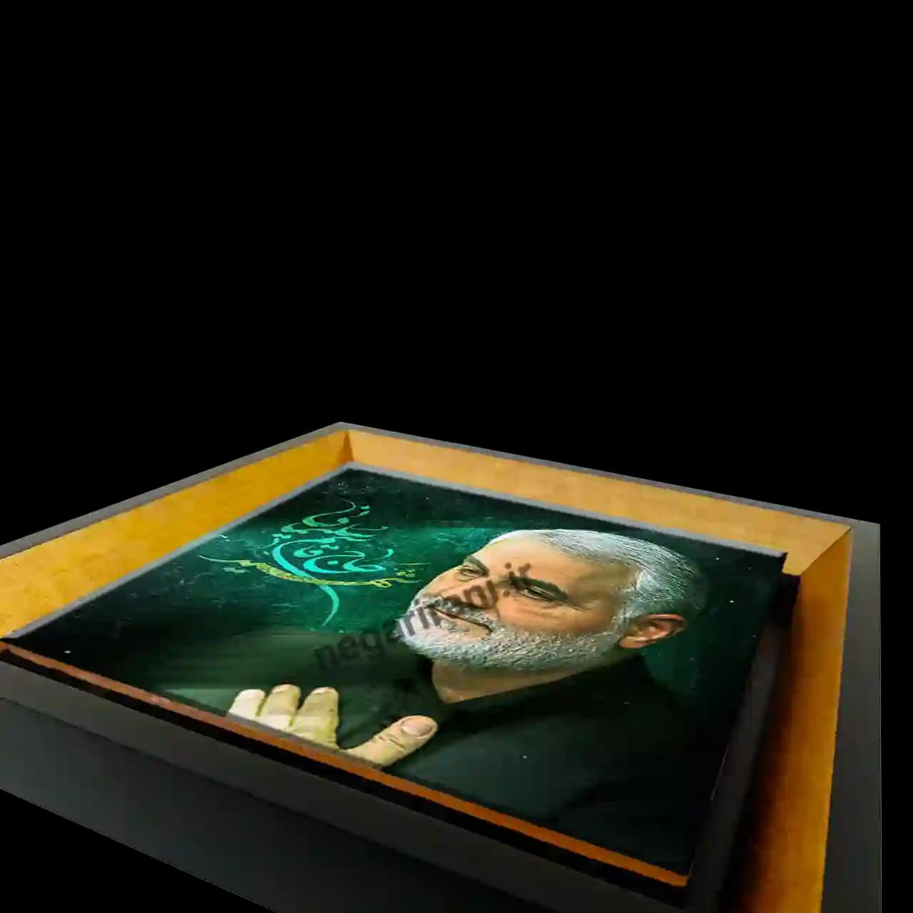 تابلو کاشی شهید حاج قاسم سلیمانی مدل 2ZG86 — تصویر ۳