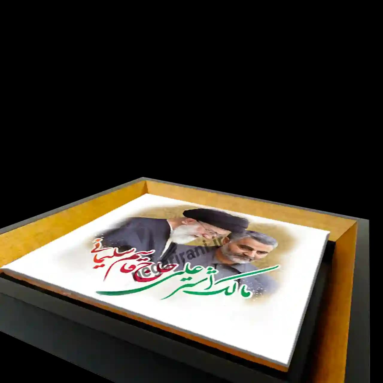 تابلو کاشی شهید حاج قاسم سلیمانی و رهبری مدل 2ZG85 — تصویر ۳