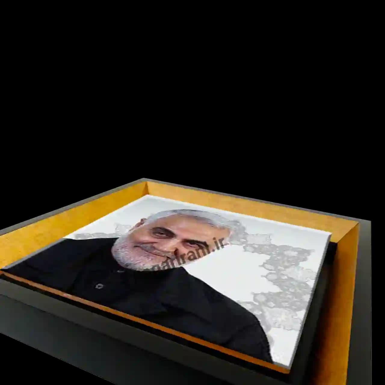 تابلو کاشی شهید حاج قاسم سلیمانی مدل 2ZG75 — تصویر ۳