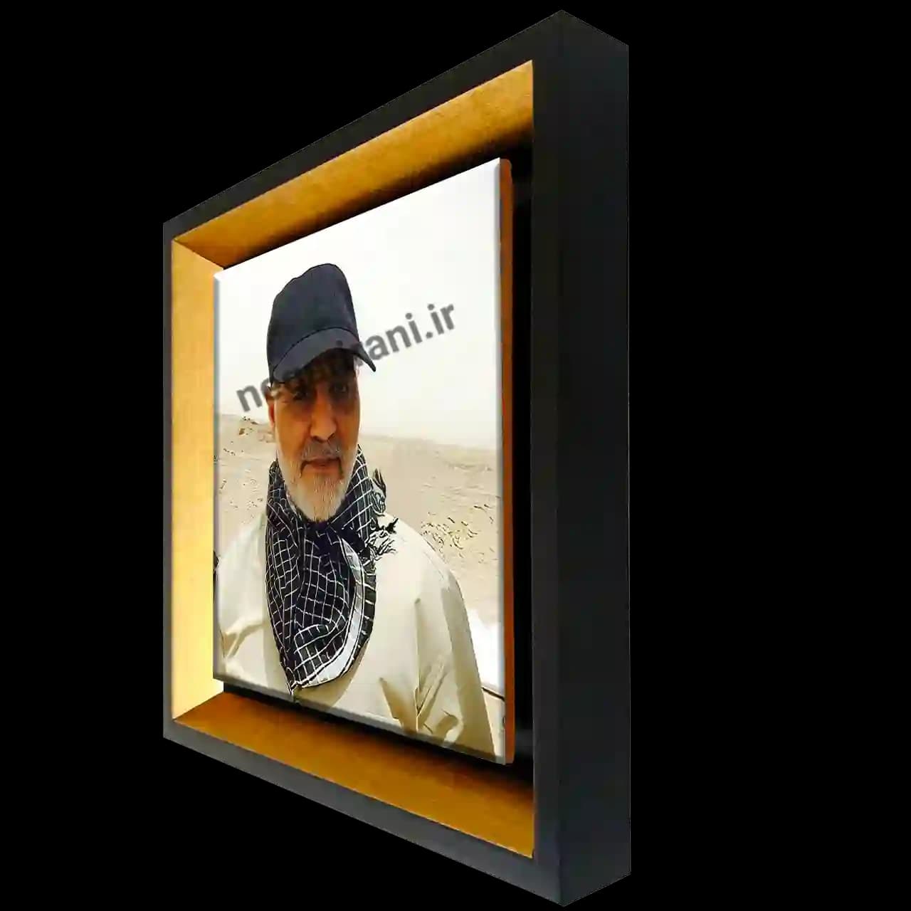 تابلو کاشی شهید سلیمانی مدل 2ZG59 — تصویر ۲