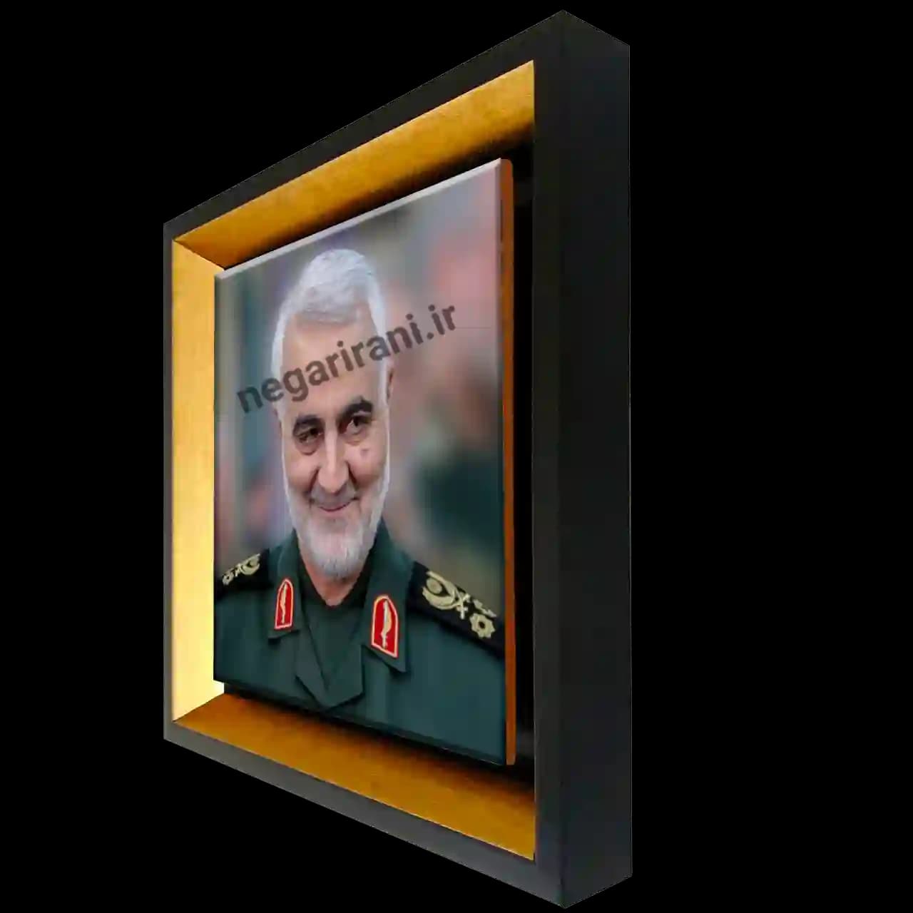 تابلو کاشی شهید سلیمانی مدل 2ZG47 — تصویر ۲