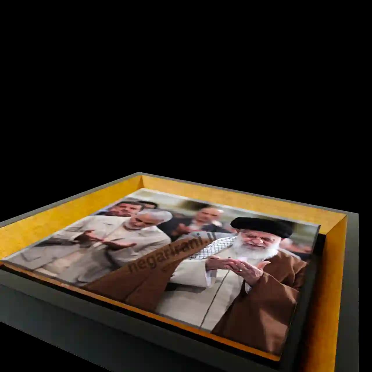 تابلو کاشی حاج قاسم و رهبر مدل 2ZG25 — تصویر ۳