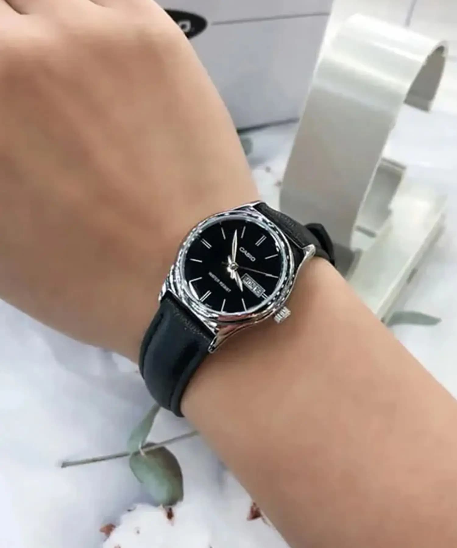 ساعت زنانه کاسیو مدل CASIO LTP-V006L-1B2UDF — تصویر ۶