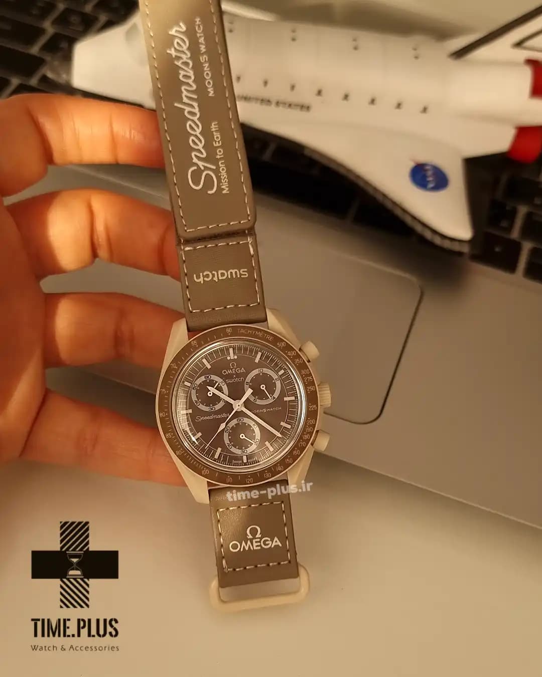 ساعت امگا سواچ کویر Omega Swatch Moonswatch Earth Desert — تصویر ۴