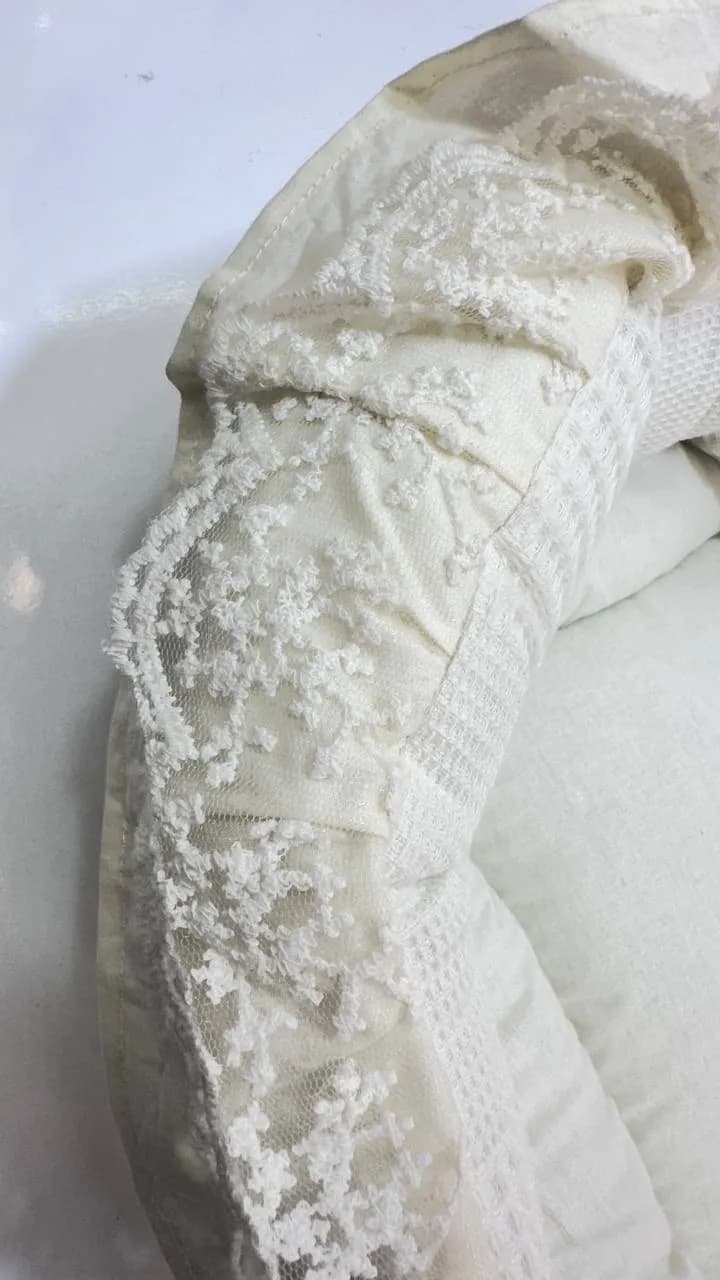 آعوشی اسکارلت — تصویر ۲
