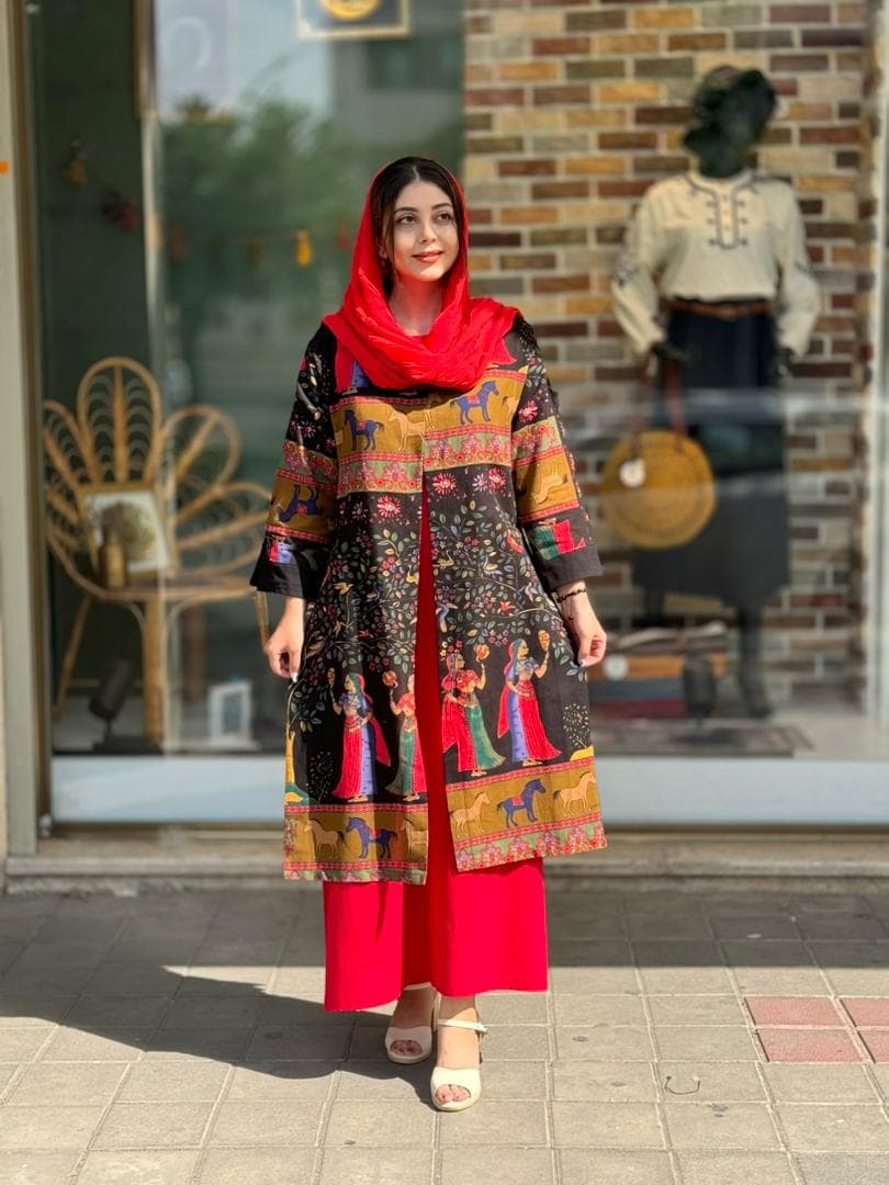 مانتو جیب در پیله اسب زمینه مشکی — تصویر ۵