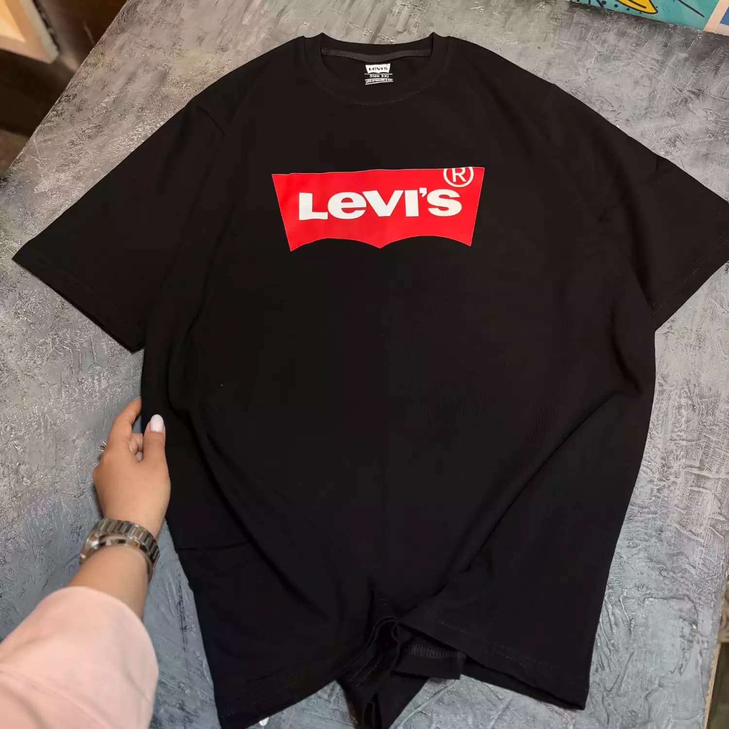 تیشرت طرح Levi’s قرمز — تصویر ۲