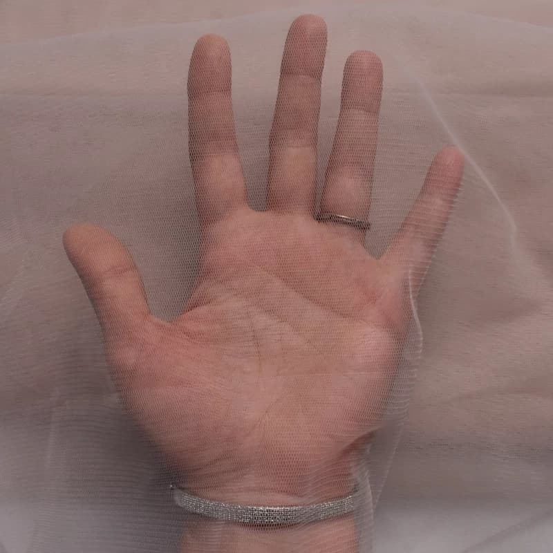 پارچه تور فرانسوی رنگ پنکیکی — تصویر ۲