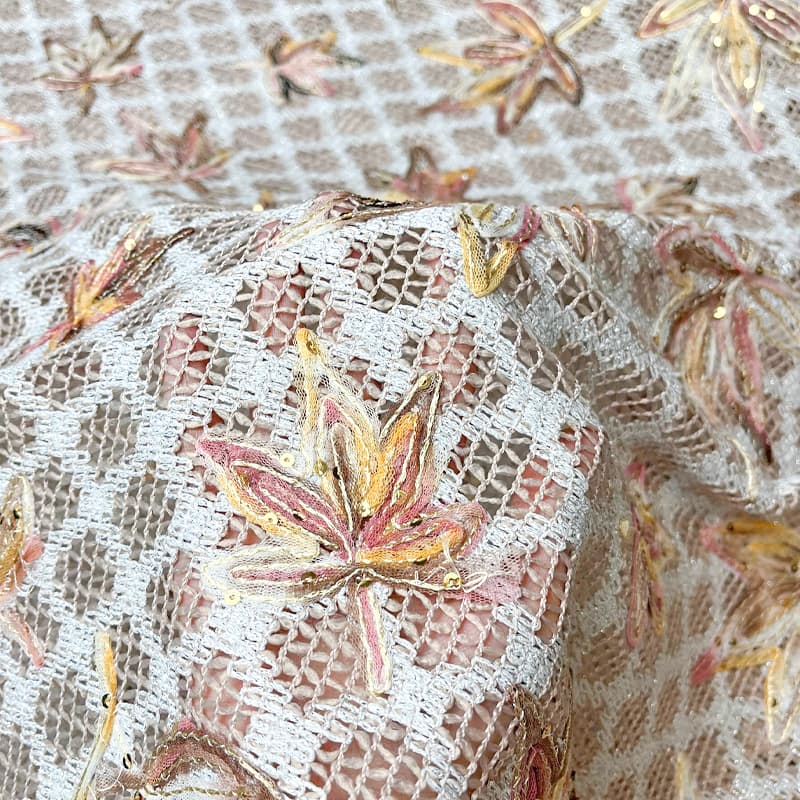 پارچه گیپور خامه دوزی کرمی — تصویر ۲
