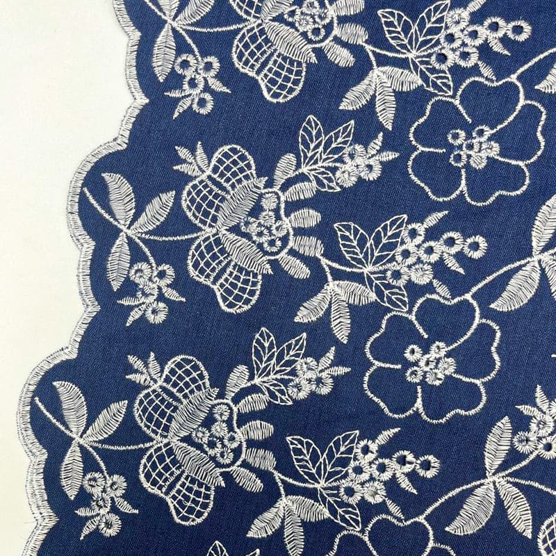 پارچه لینن طرح گل سورمه ای