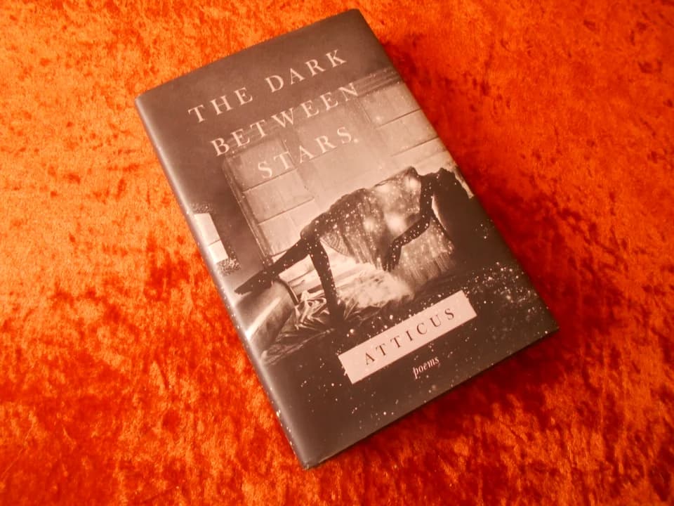 The Dark Between Stars – کتاب الکترونیکی — تصویر ۲