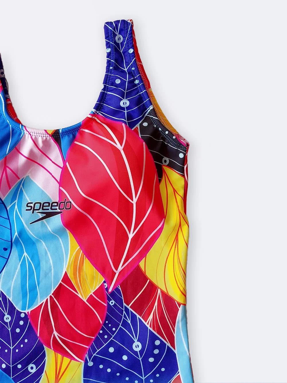 مایو پادار زنانه فانتزی کاپدار بدون آستین برند اسپیدو ( Speedo ) طرح برگ — تصویر ۴