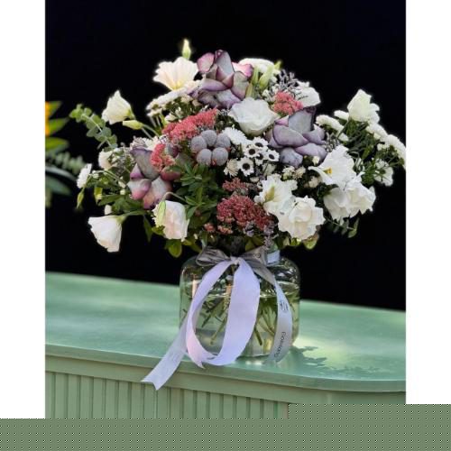 تحویل فوری دسته گل در خیابان وردآورد 2259