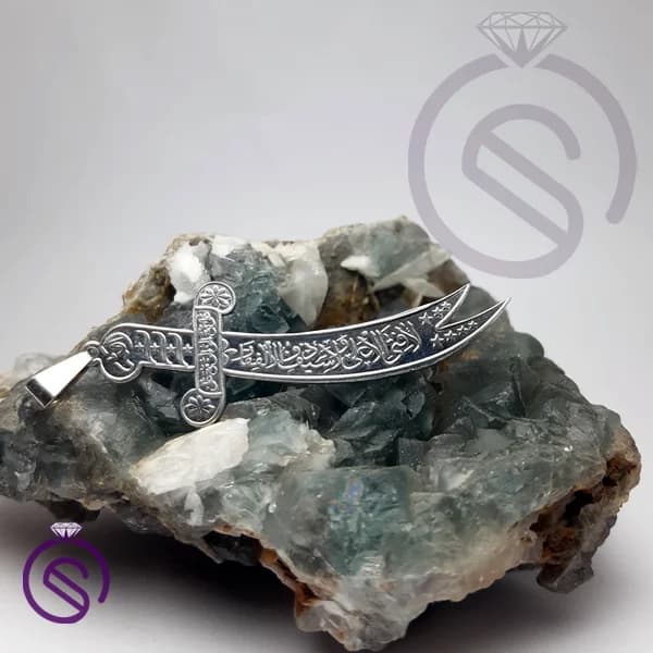 گردنبند نقره ذوالفقار علی سایز متوسط کد 81401 — تصویر ۳