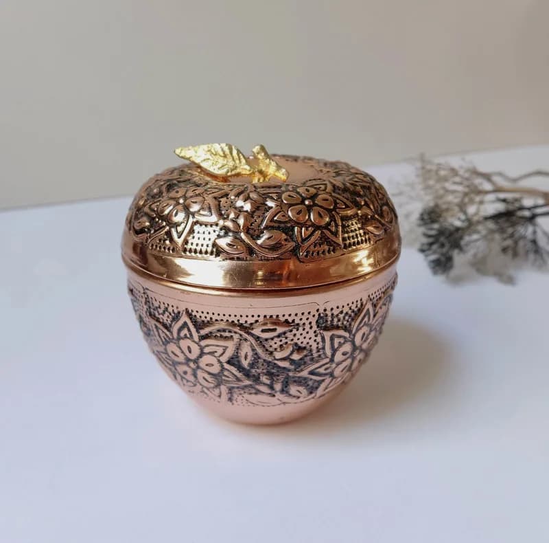 قندان مسی مدل سیب قلم زنی کد ZH432.2 — تصویر ۴