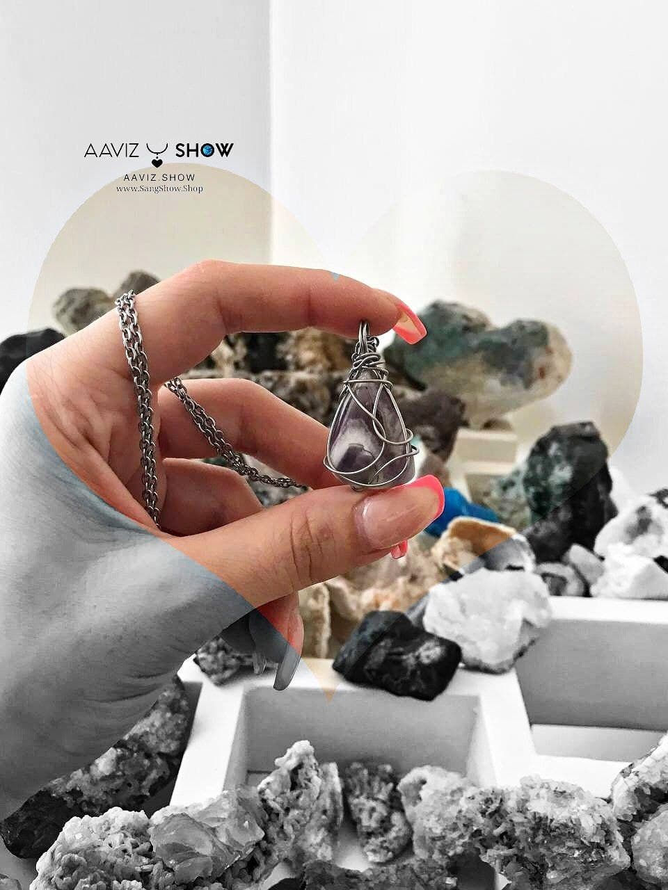آویز سنگ آمیتیست با رگه های استثنایی و زیبا نمونه اصل و معدنی برزیل A956 — تصویر ۴