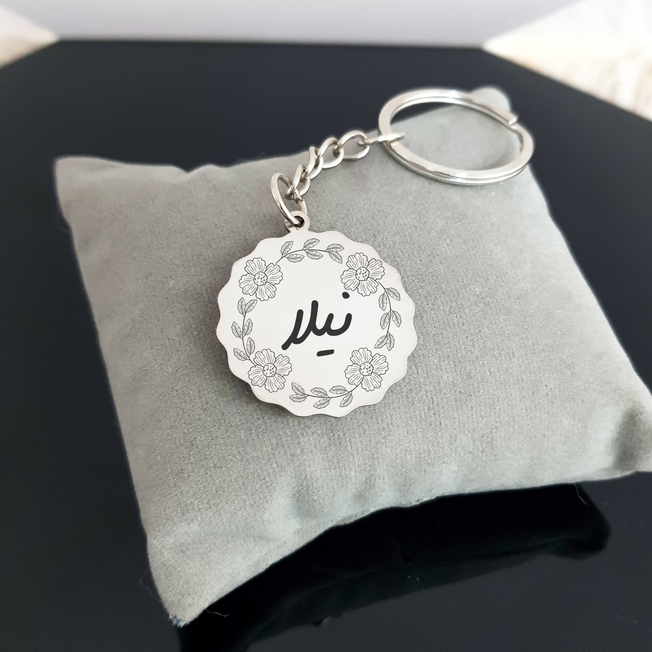 جاکلیدی زنانه گیوی مدل اسم نیلا کد FARSRTYZiro — تصویر ۲