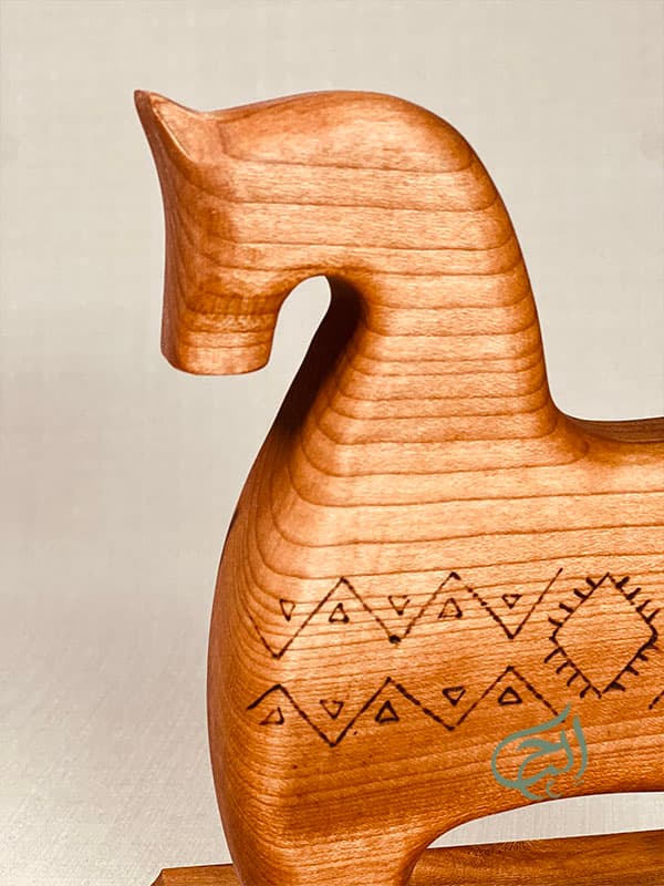 مجسمه اسب چوبی دکوری دستساز نماد سال1405 — تصویر ۵