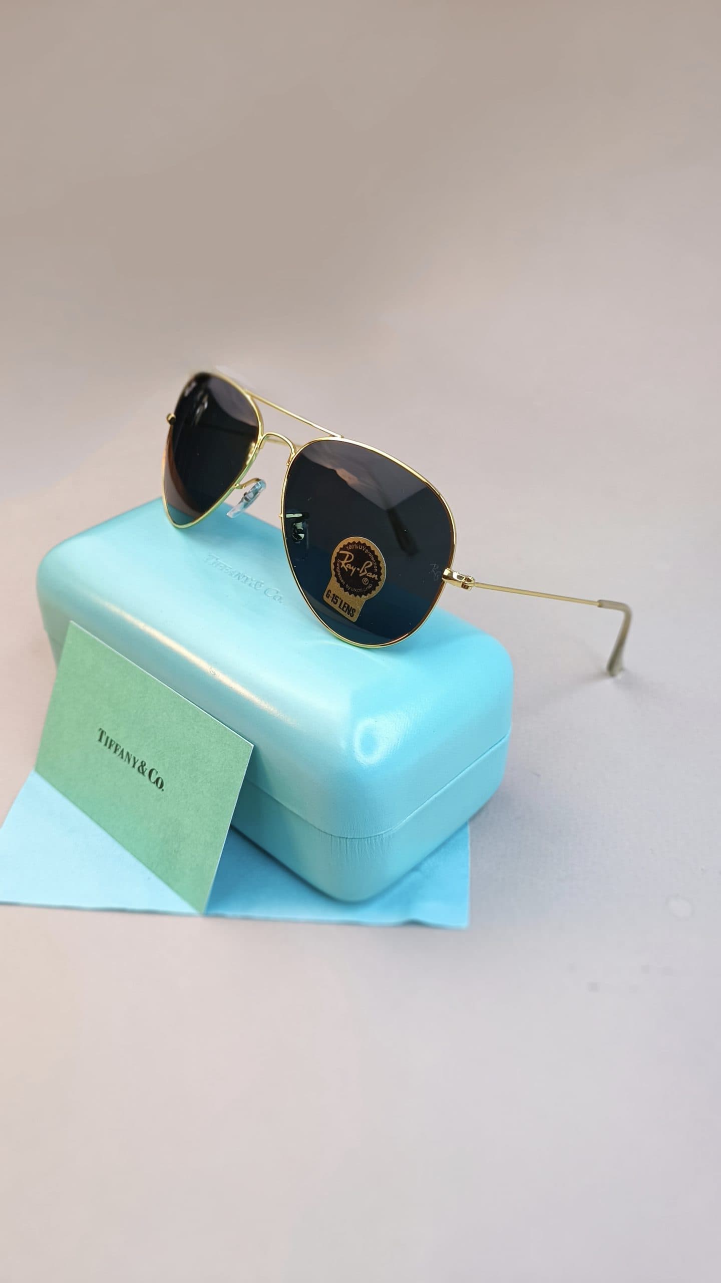 عینک آفتابی اورجینال Ray ban فریم فلزی طلایی UV 400 — تصویر ۲