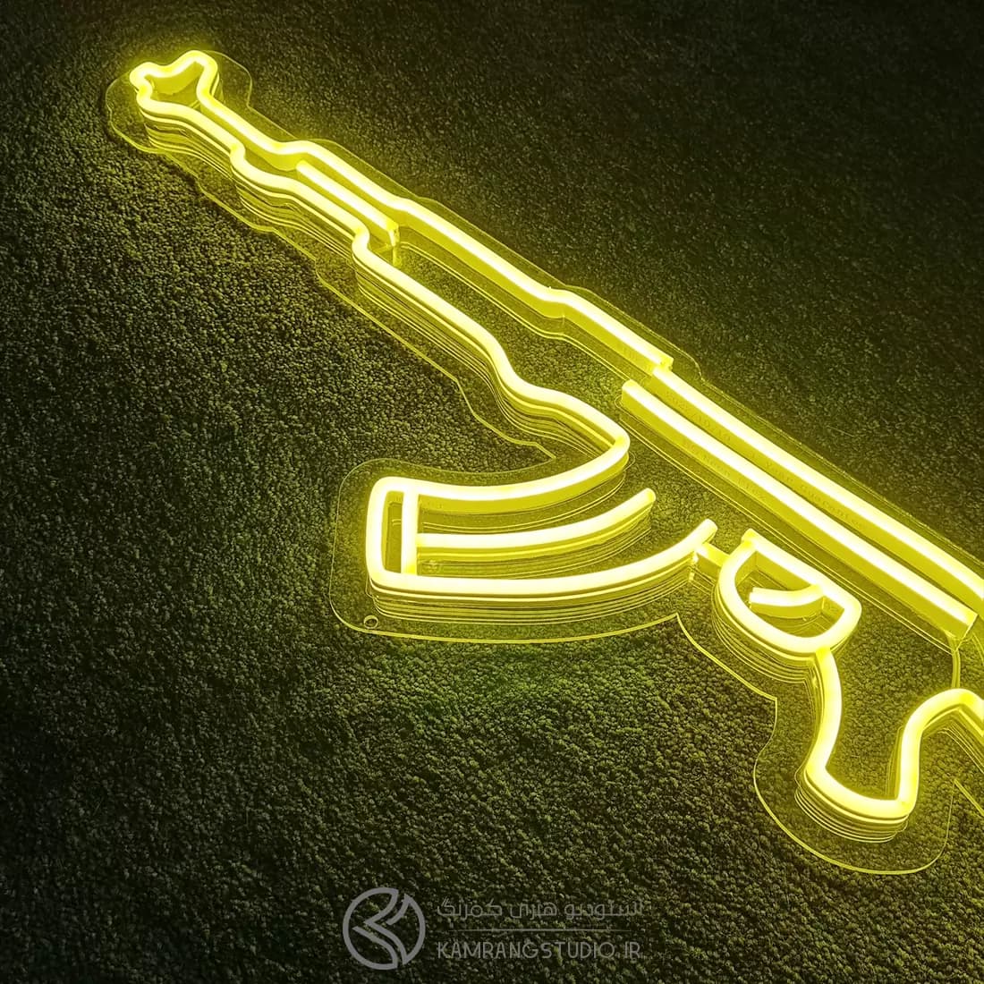 تابلو نئون اسلحه کلاشینکف AK-47 — تصویر ۲