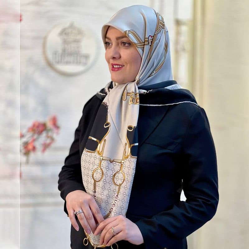 روسری توییل ابریشم مجلسی اعلا رنگ مشکی بژ