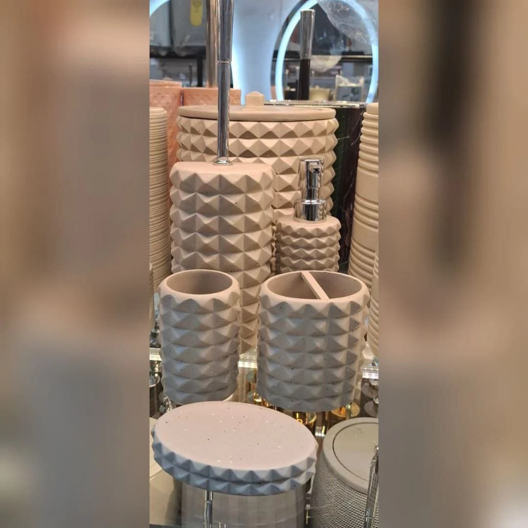 ست سرویس بهداشتی 6 پارچه وارداتی کد 47 رنگ کرم — تصویر ۲