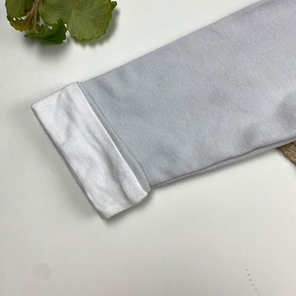 سویشرت نوزادی آستین بلند برند لوپیلو طرح جلو دکمه کلاه دار طوسی روشن رنگ – 12 تا 24 ماه — تصویر ۳