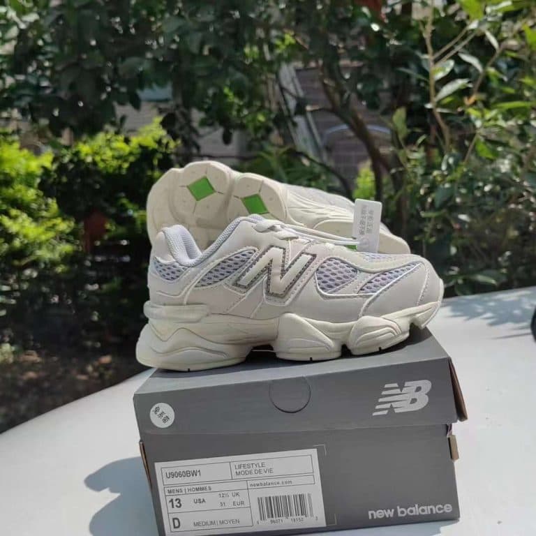 کتونی بچه گانه نیوبالانس ۹۰۶۰ کرمی New balance 9060