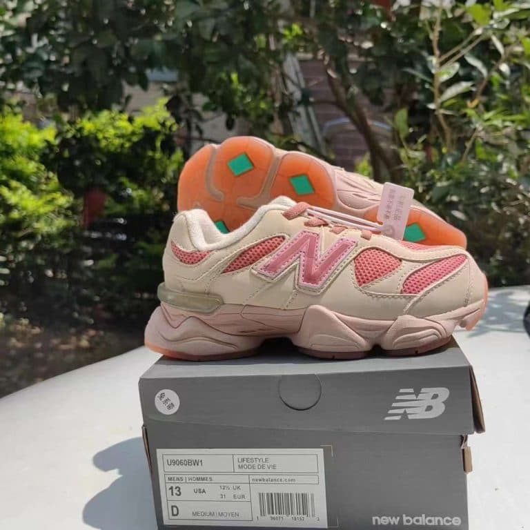 کتونی بچه گانه نیوبالانس ۹۰۶۰ صورتی New balance 9060