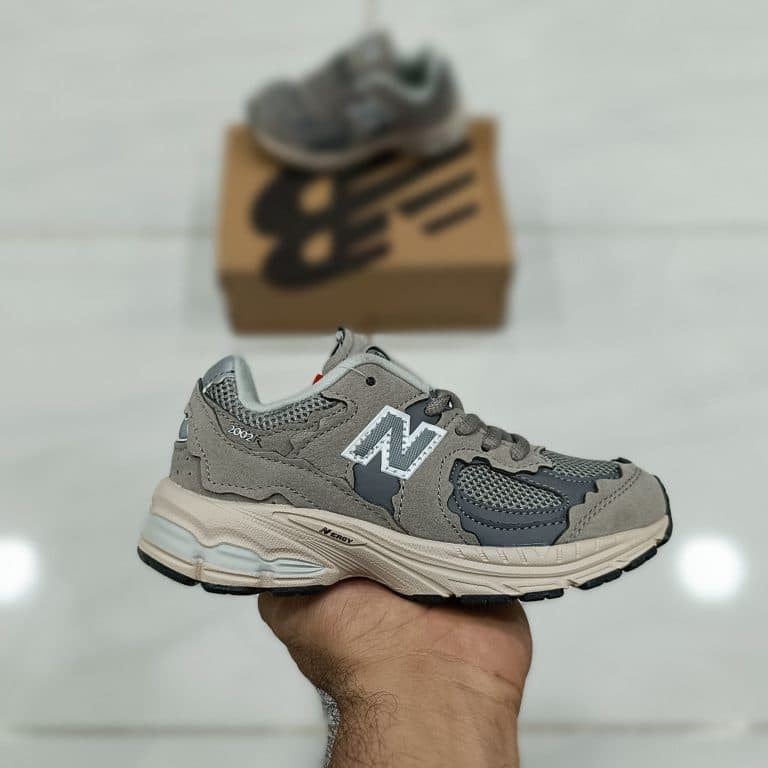کتونی بچه گانه نیوبالانس ۲۰۰۲ آر طوسی New balance 2002r — تصویر ۲