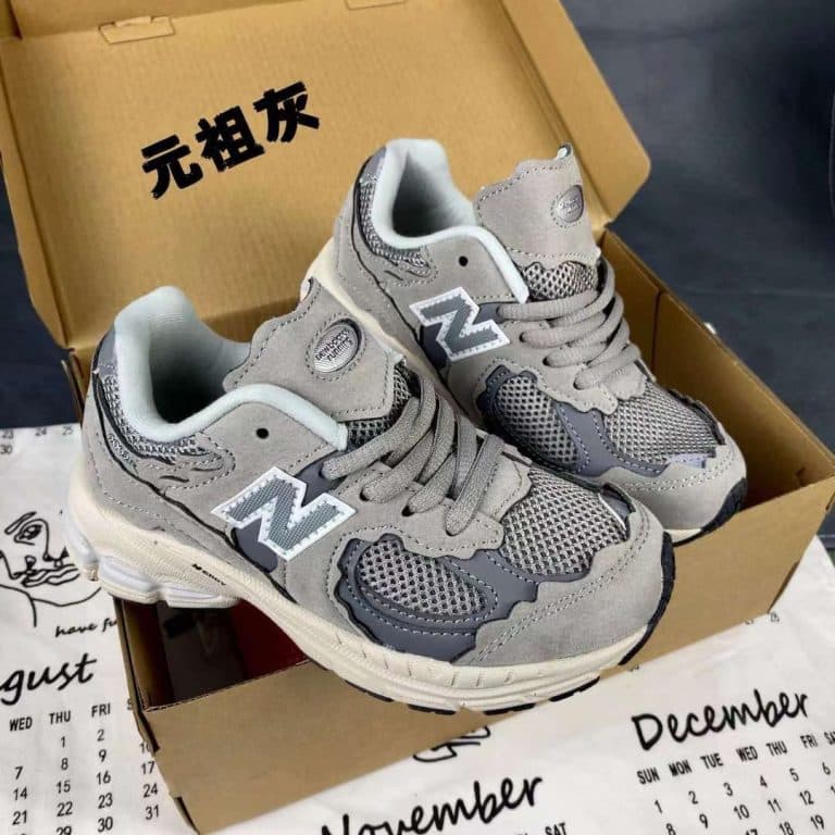 کتونی بچه گانه نیوبالانس ۲۰۰۲ آر طوسی New balance 2002r