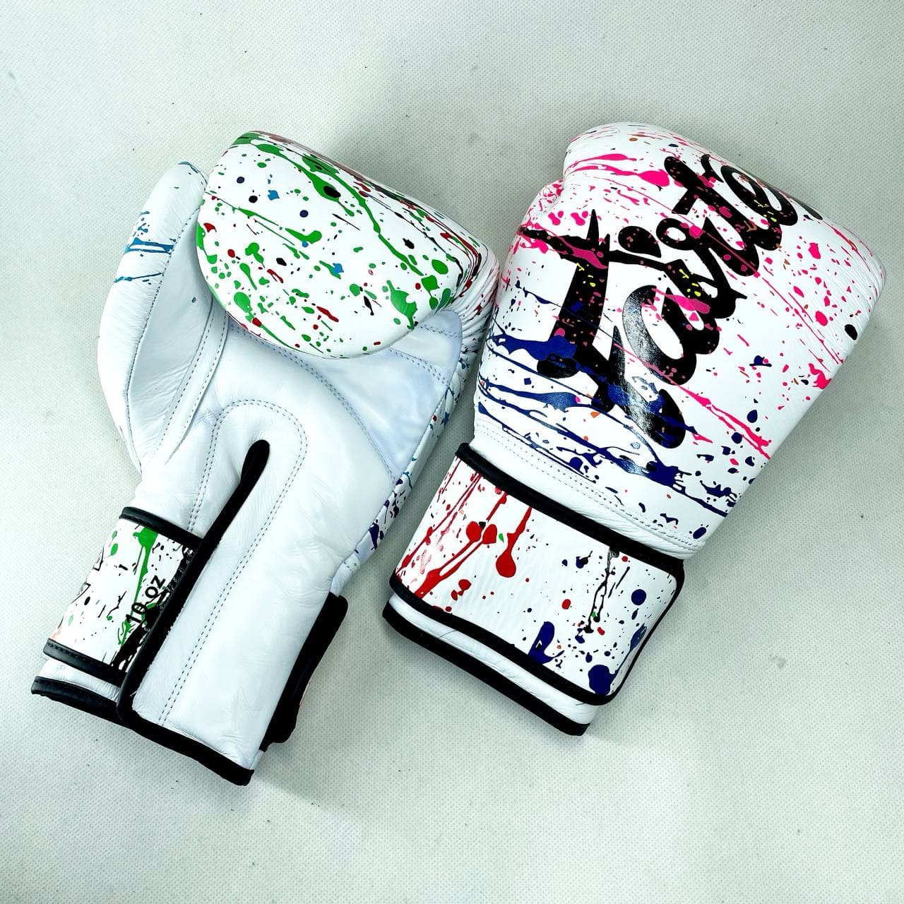 دستکش بوکس چرم حرفه ای تایلندی فرتکس FAIRTEX — تصویر ۲