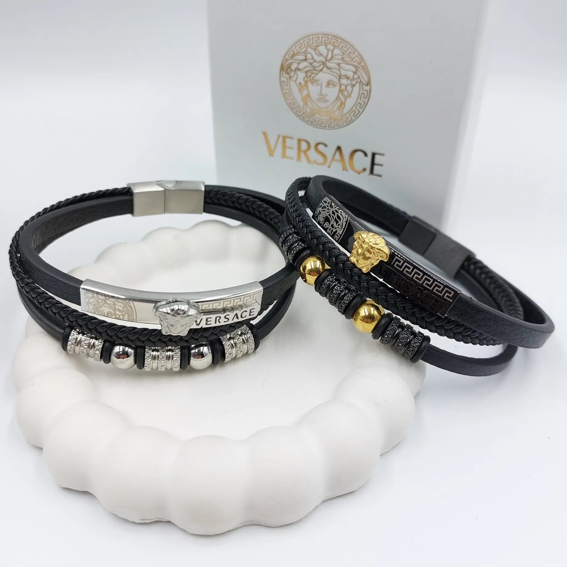 دستبند چرمی ورساچ versache مردانه کلاسیک رنگ طلایی و نقره ای کد zmp 9583170