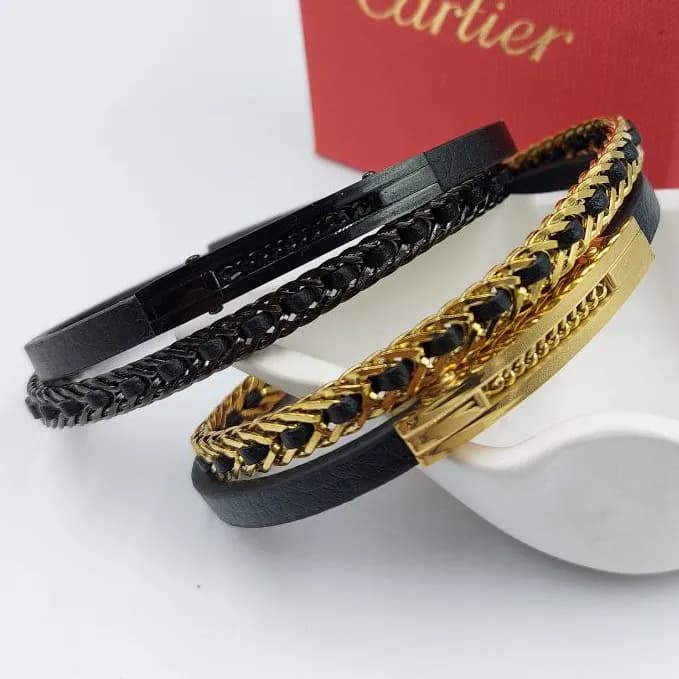 دستبند چرمی کارتیر cartier مردانه قفل مگنتی کلاسیک رنگ طلایی – مشکی کد zmp 9583152