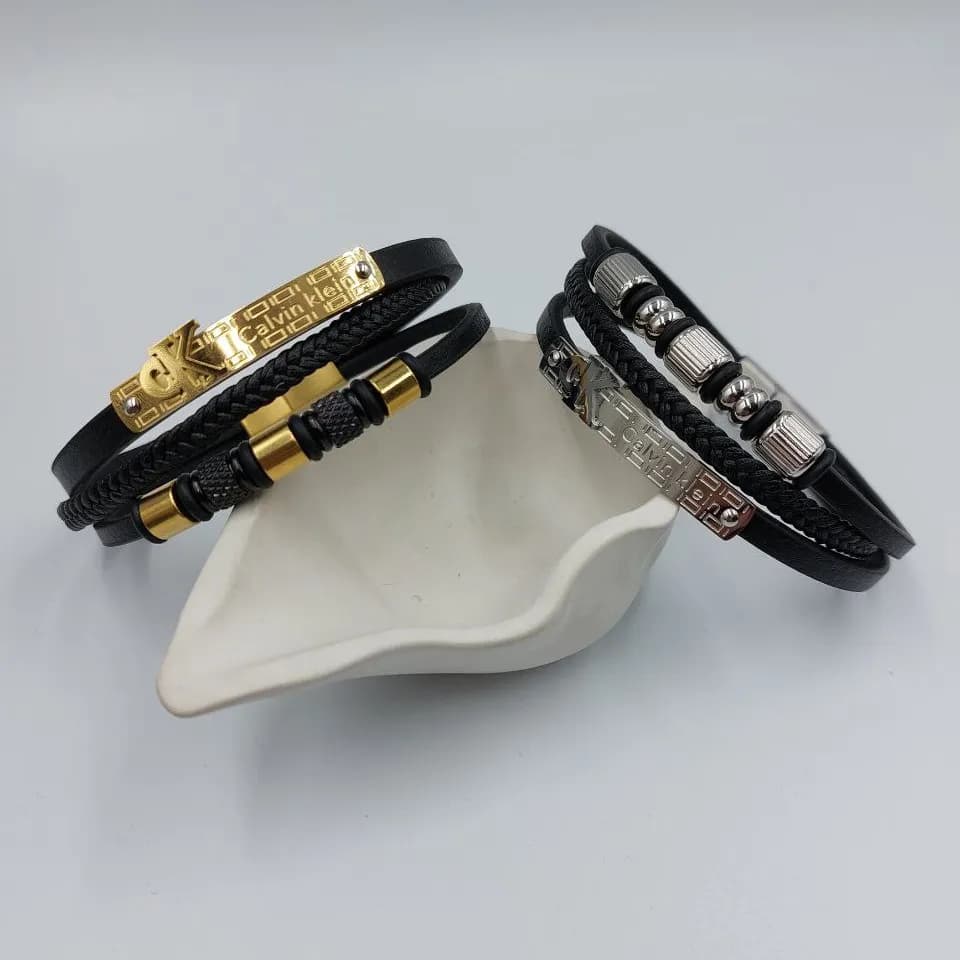 دستبند چرمی مردانه کلاسیک قفل استیل رنگ طلایی و نقره ای کد zmp 9583129