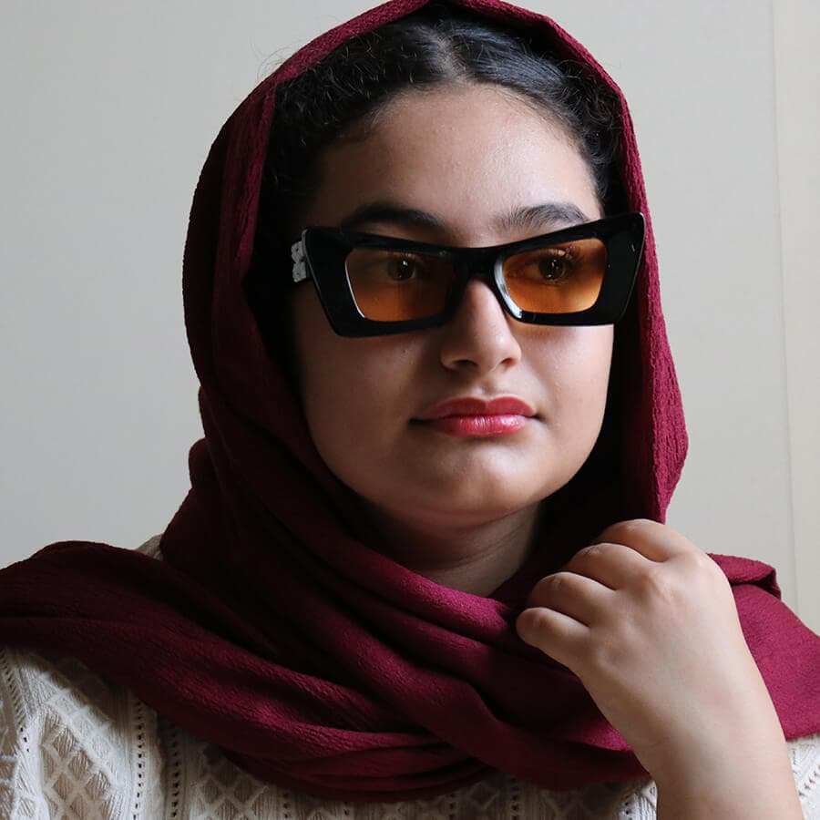 عینک شب آف وایت با فریم فانتزی و چشم گربه ای، رنگ مشکی و عدسی زرد رنگ مدل XH3336 — تصویر ۸