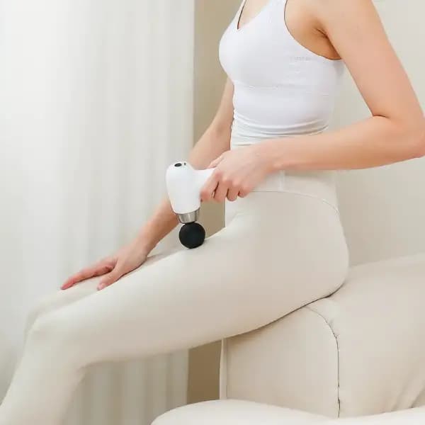 ماساژور تفنگی 6 حالته گرین لاین مدل Green Lion Mini Massage Gun GNMINMSGNBK — تصویر ۴
