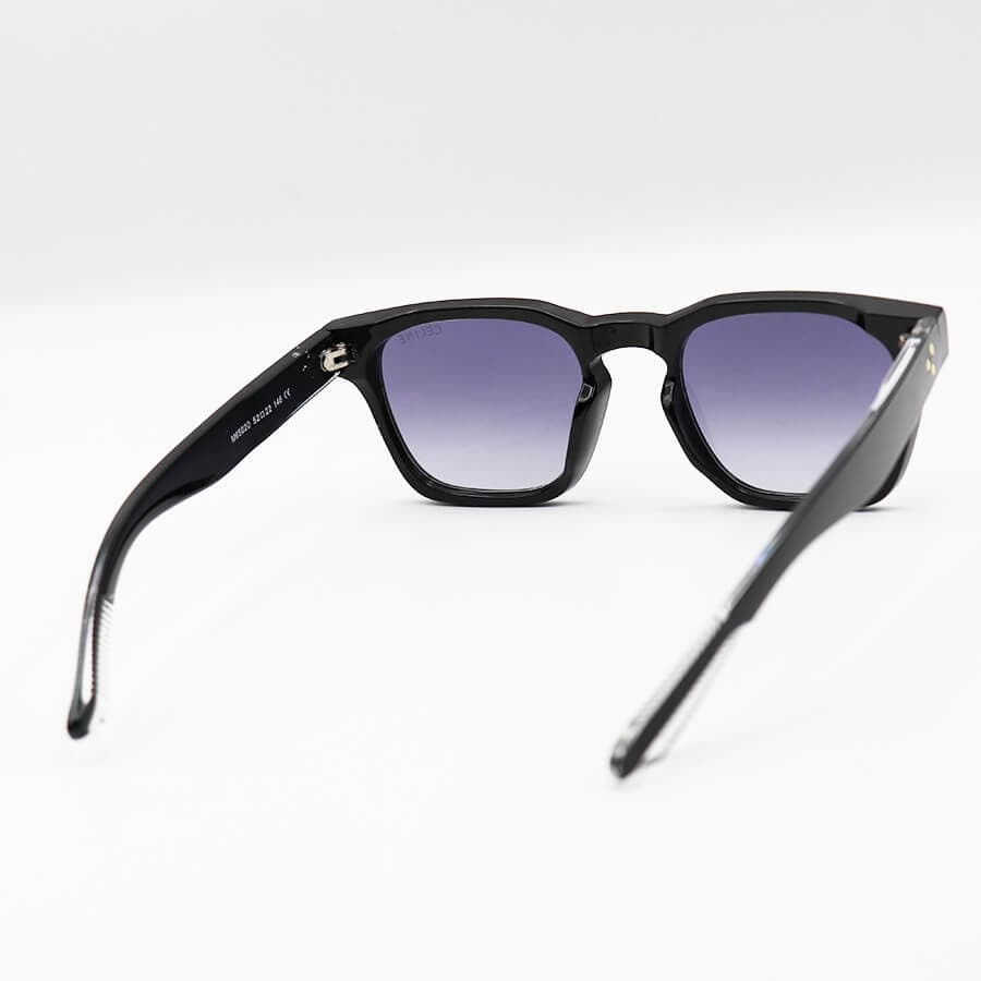 عینک آفتابی CELINE با فریم مشکی براق، شکل مربعی و لنز دودی سایه روشن مدل M65020 — تصویر ۴