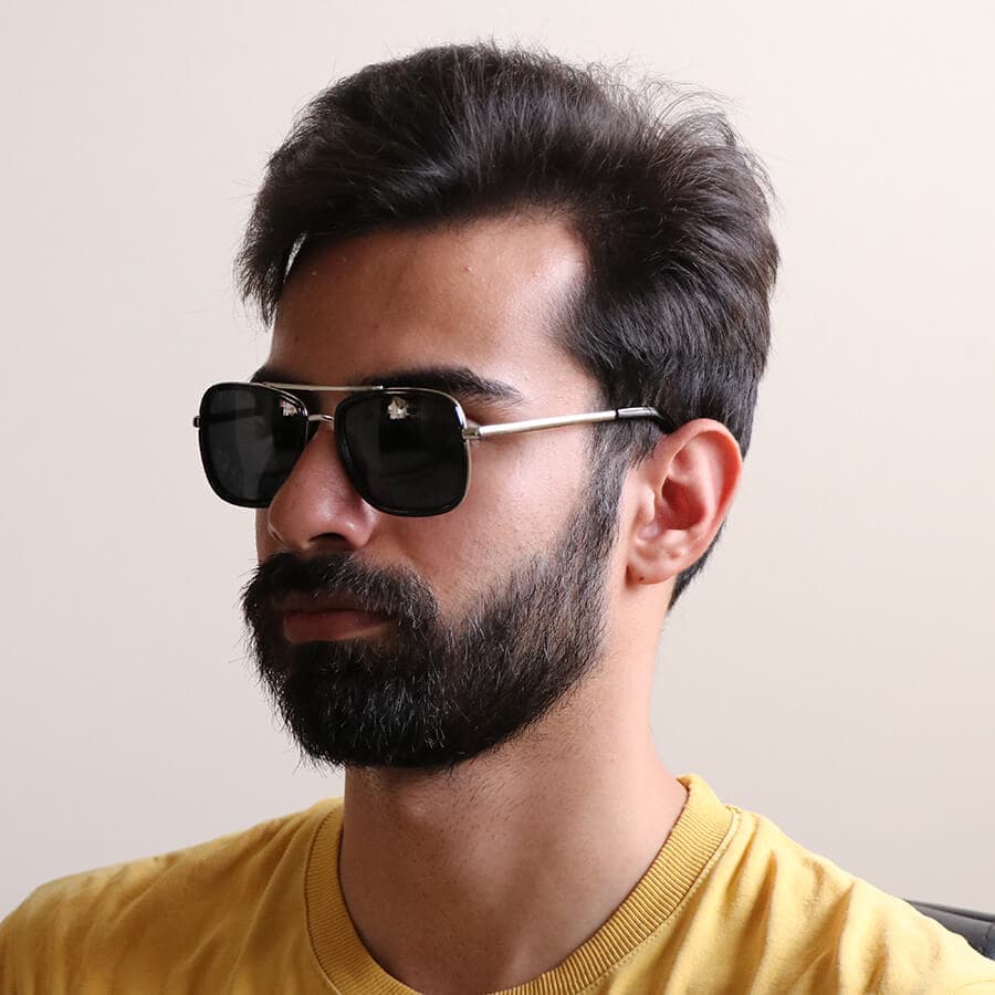 عینک آفتابی کاررا با فریم شکل مربعی، رنگ مشکی و نوک مدادی و لنز دودی و پلاریزه مدل C426 — تصویر ۲