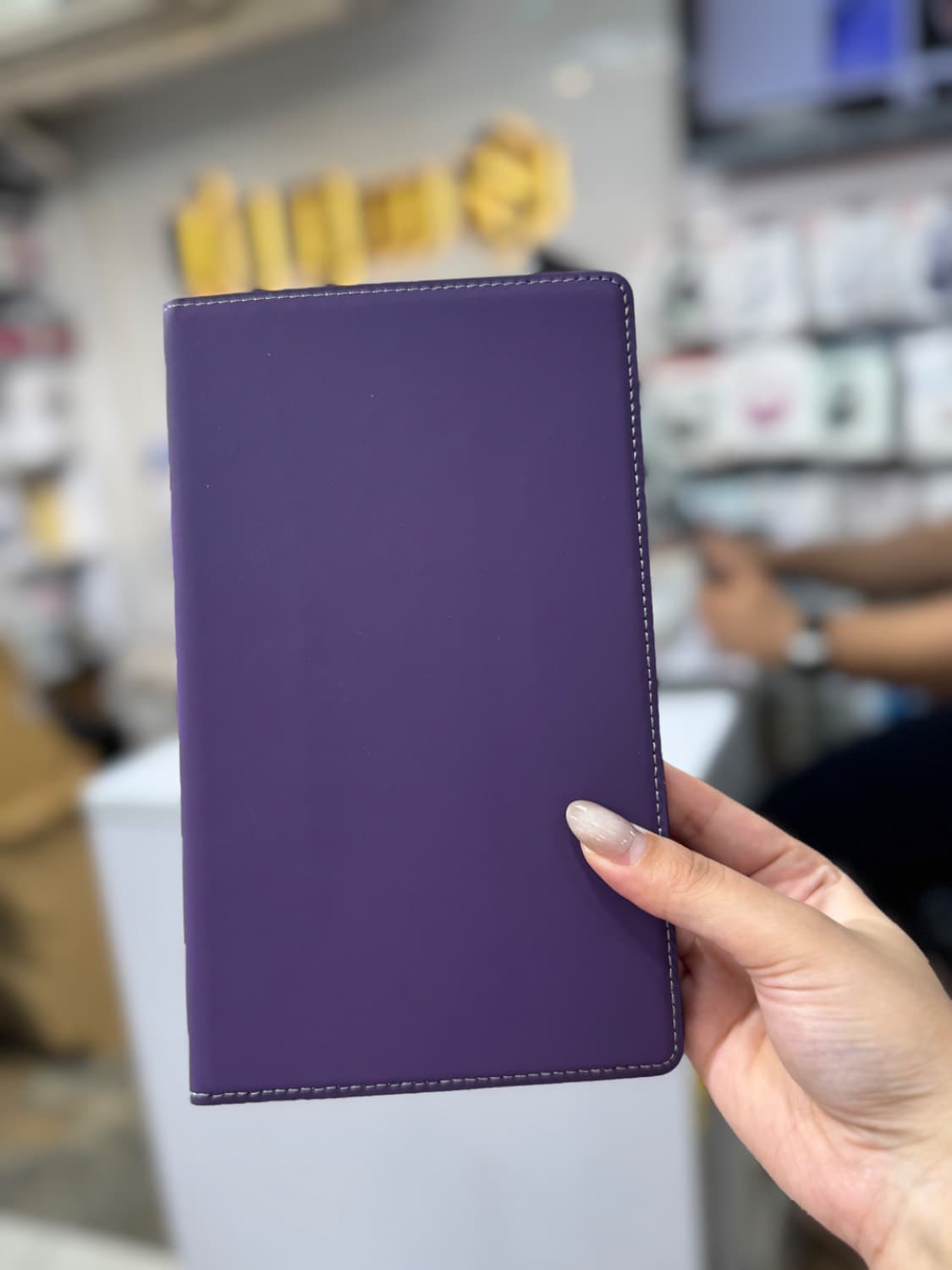 کیف کلاسوری مدل چرمی مناسب برای تبلت سامسونگ مدل Samsung Galaxy Tab A9 — تصویر ۲