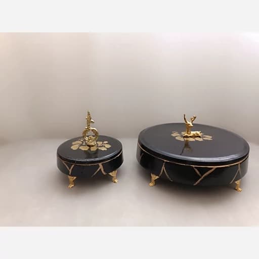اجیل خوری یا شکلات خوری